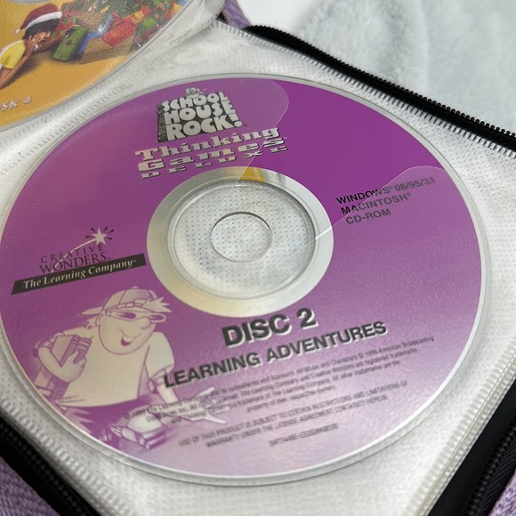 CD Zippered Vinyl Case with 12 Assorted-Game, Movie, Teaching Reference - Picture 11 of 14